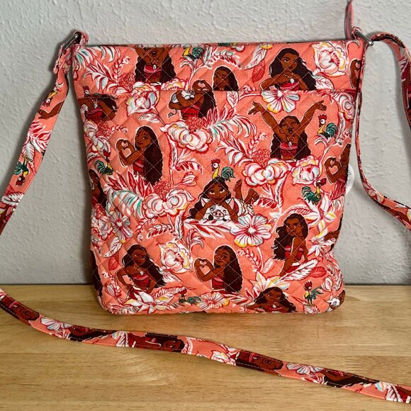 Vera Bradley Triple Zip Hipster in Moana Adventure NWT - Picture 2 of 10